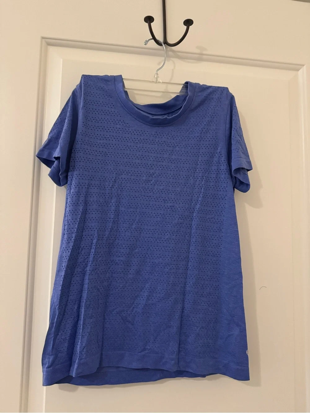 Lululemon running shirt
